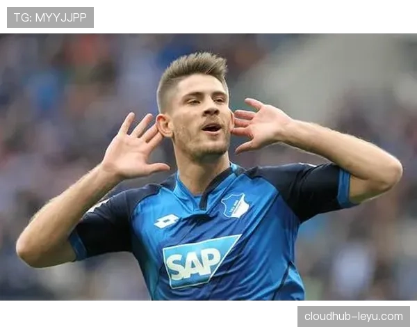 霍村防守体系全面升级,战术革新与球员适配彰显竞争力跃升 霍村防守体系全面升级,战术革新与球员适配彰显竞争力跃升