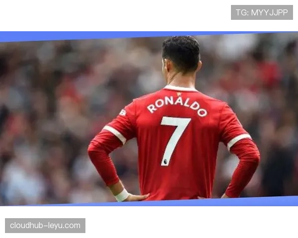 C罗领衔曼联强势复苏，英超冠军争夺战再燃希望