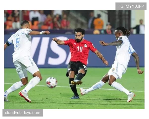 萨拉赫与亨利：跨越时代的锋线传奇，谁更胜一筹？