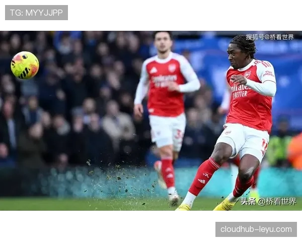 赖斯在阿森纳中场的关键作用:控制与攻防枢纽分析 赖斯在阿森纳中场的关键作用:控制与攻防枢纽分析